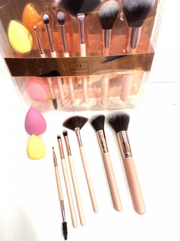 Set of Brushes with sponges Ruby Face 8 items (in assortment)