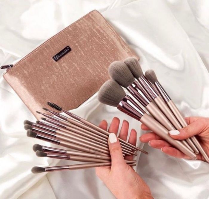 BH Cosmetics Lavish Elegance Makeup Brush Set in a 15pcs Cosmetic Bag