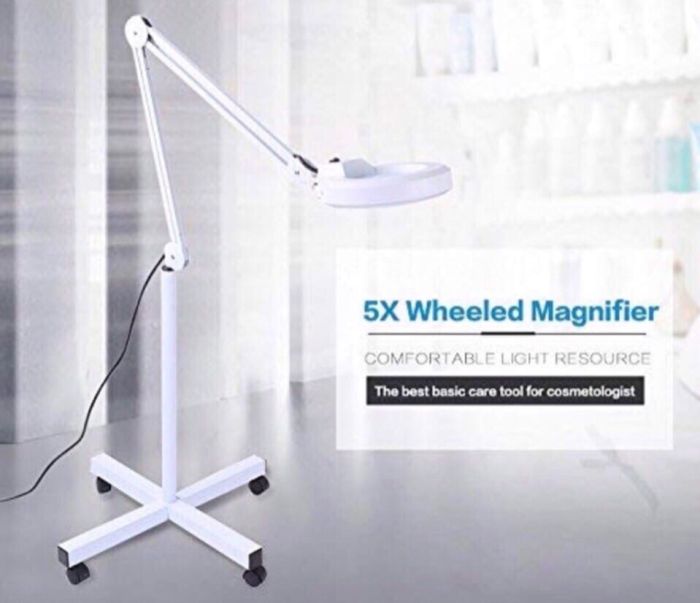 Cosmetic magnifying lamp on a tripod R-T (0-011)