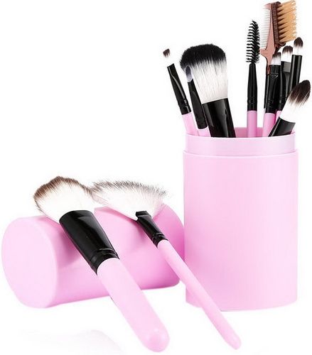 A set of makeup brushes in a pink 12pcs tube