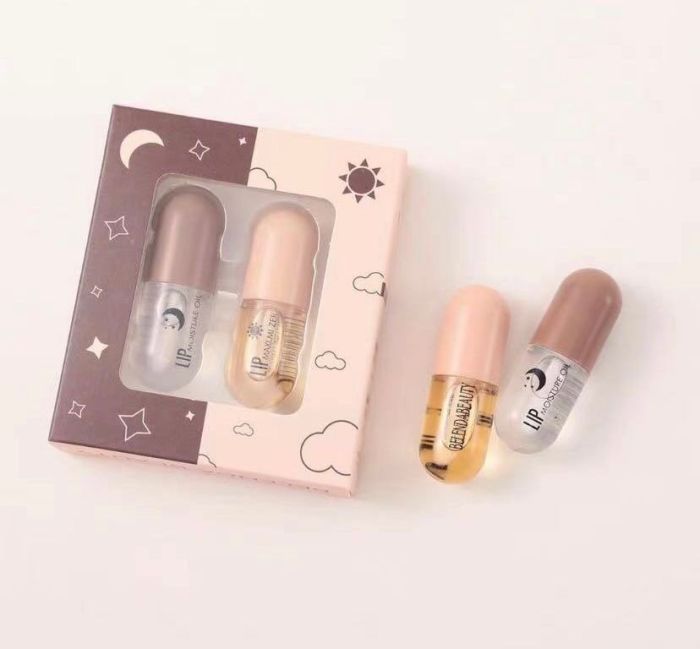 Set of lip balms Day and night Kiss Beauty Lip Plumper 2 pcs