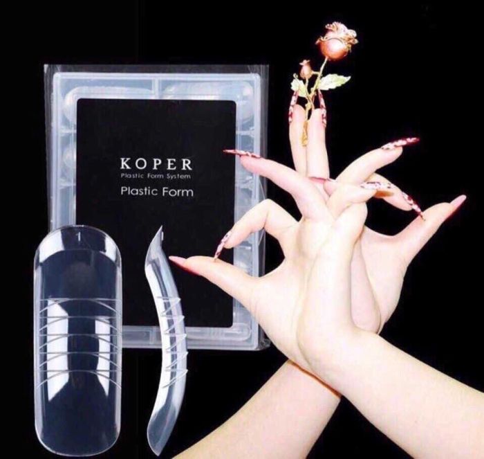 Transparent tips (upper forms) in a Koper 120pcs case